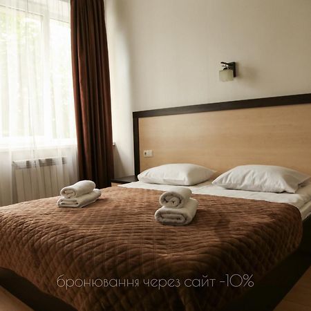 Hotel Koral Chernivtsi Luaran gambar